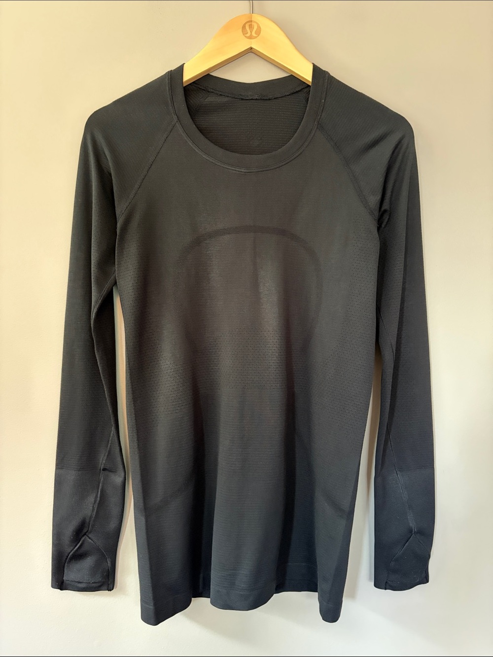 Lululemon Swiftly Tech LS Long Sleeve 2.0 Top Tee Black Size‎ 6 Athletic Running